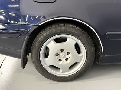 Lot 160 - 2001 Mercedes CLK320