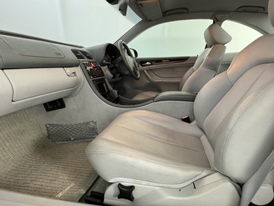 Lot 160 - 2001 Mercedes CLK320