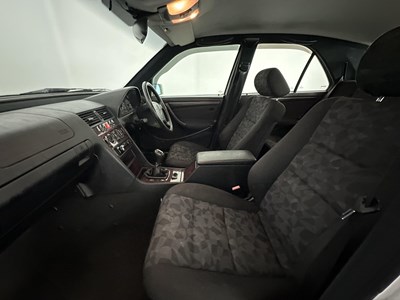 Lot 86 - 1998 Mercedes-Benz C200