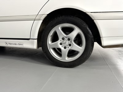 Lot 86 - 1998 Mercedes-Benz C200