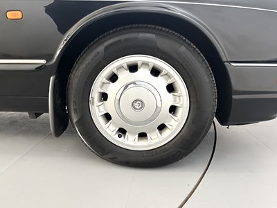 Lot 52 - 2001 Daimler V8 LWB