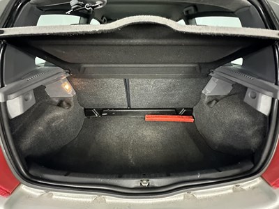 Lot 125 - 2000 Renault Clio 172
