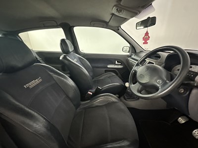 Lot 125 - 2000 Renault Clio 172