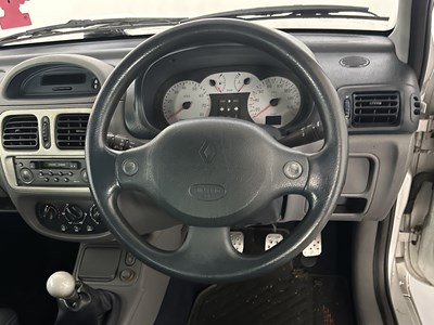 Lot 125 - 2000 Renault Clio 172