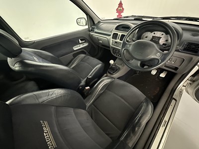 Lot 125 - 2000 Renault Clio 172