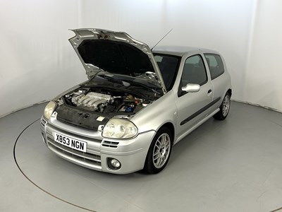 Lot 125 - 2000 Renault Clio 172