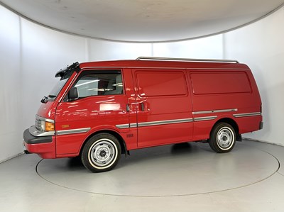 Lot 74 - 1997 Mazda E2000
