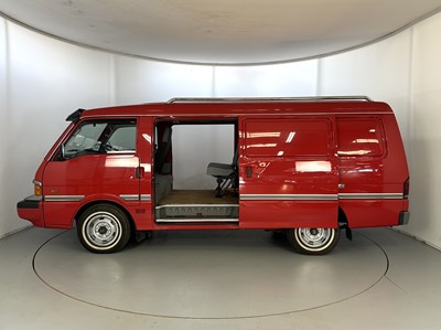 Lot 74 - 1997 Mazda E2000