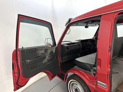 Lot 74 - 1997 Mazda E2000