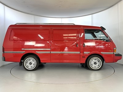 Lot 74 - 1997 Mazda E2000