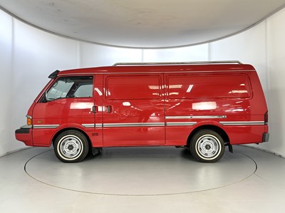 Lot 74 - 1997 Mazda E2000