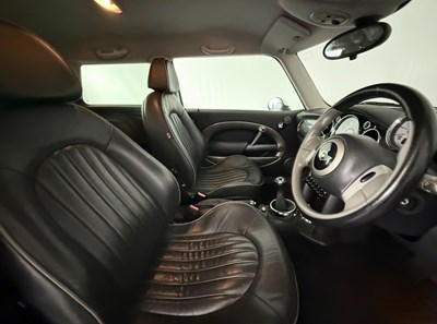 Lot 51 - 2006 Mini Cooper Park Lane