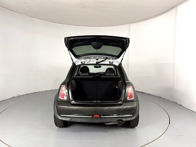Lot 51 - 2006 Mini Cooper Park Lane