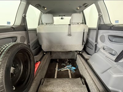 Lot 53 - 2001 Toyota Previa
