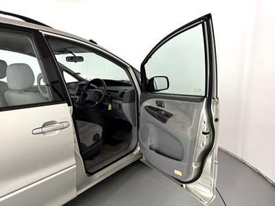 Lot 53 - 2001 Toyota Previa