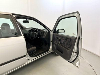 Lot 37 - 1997 Nissan Primera SRI