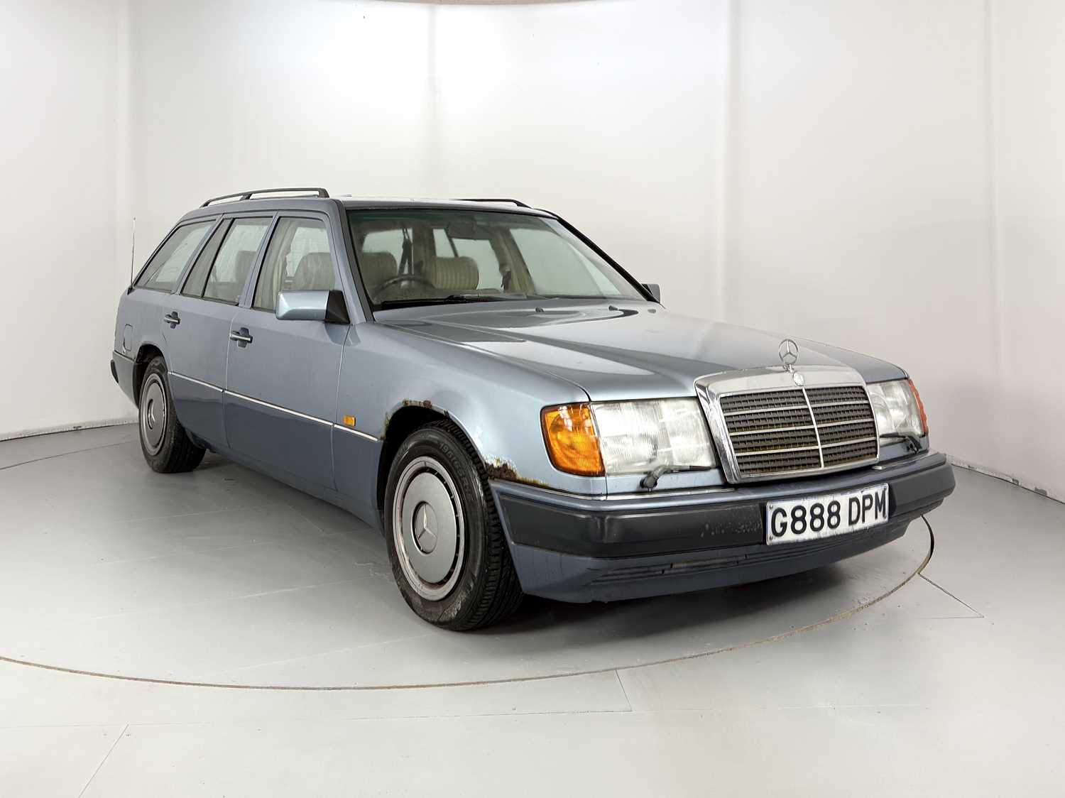 Lot 108 - 1990 Mercedes-Benz 300TE
