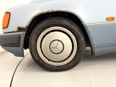 Lot 108 - 1990 Mercedes-Benz 300TE