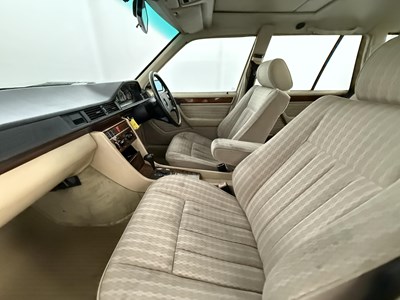 Lot 108 - 1990 Mercedes-Benz 300TE