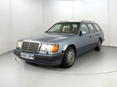 Lot 108 - 1990 Mercedes-Benz 300TE
