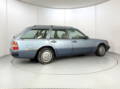 Lot 108 - 1990 Mercedes-Benz 300TE