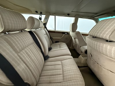 Lot 108 - 1990 Mercedes-Benz 300TE