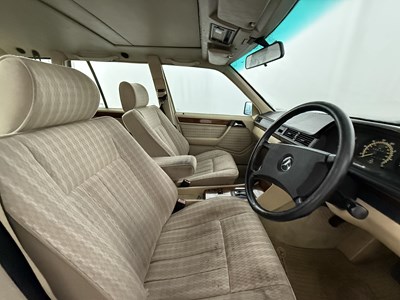 Lot 108 - 1990 Mercedes-Benz 300TE