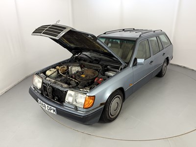 Lot 108 - 1990 Mercedes-Benz 300TE