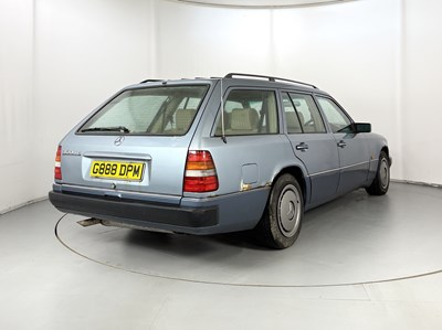 Lot 108 - 1990 Mercedes-Benz 300TE
