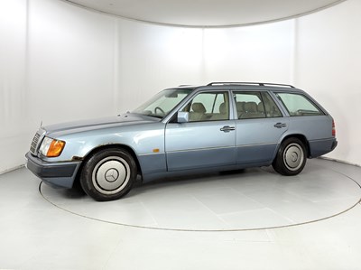 Lot 108 - 1990 Mercedes-Benz 300TE