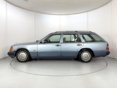 Lot 108 - 1990 Mercedes-Benz 300TE
