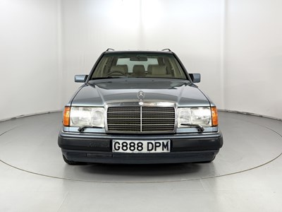 Lot 108 - 1990 Mercedes-Benz 300TE