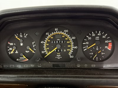 Lot 108 - 1990 Mercedes-Benz 300TE