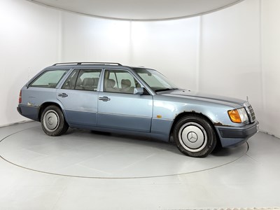 Lot 108 - 1990 Mercedes-Benz 300TE