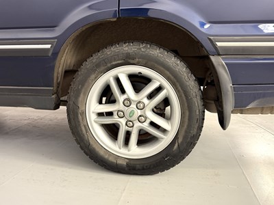 Lot 61 - 2001 Land Rover Range Rover 4.6