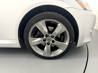 Lot 44 - 2010 Lexus IS250C