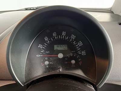 Lot 25 - 2003 Volkswagen Beetle