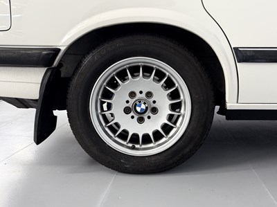 Lot 28 - 1987 BMW 525 E Lux