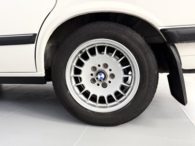 Lot 28 - 1987 BMW 525 E Lux