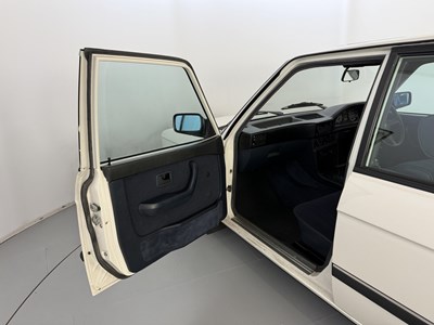 Lot 28 - 1987 BMW 525 E Lux