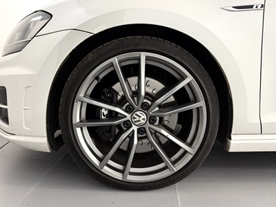 Lot 57 - 2014 Volkswagen Golf R