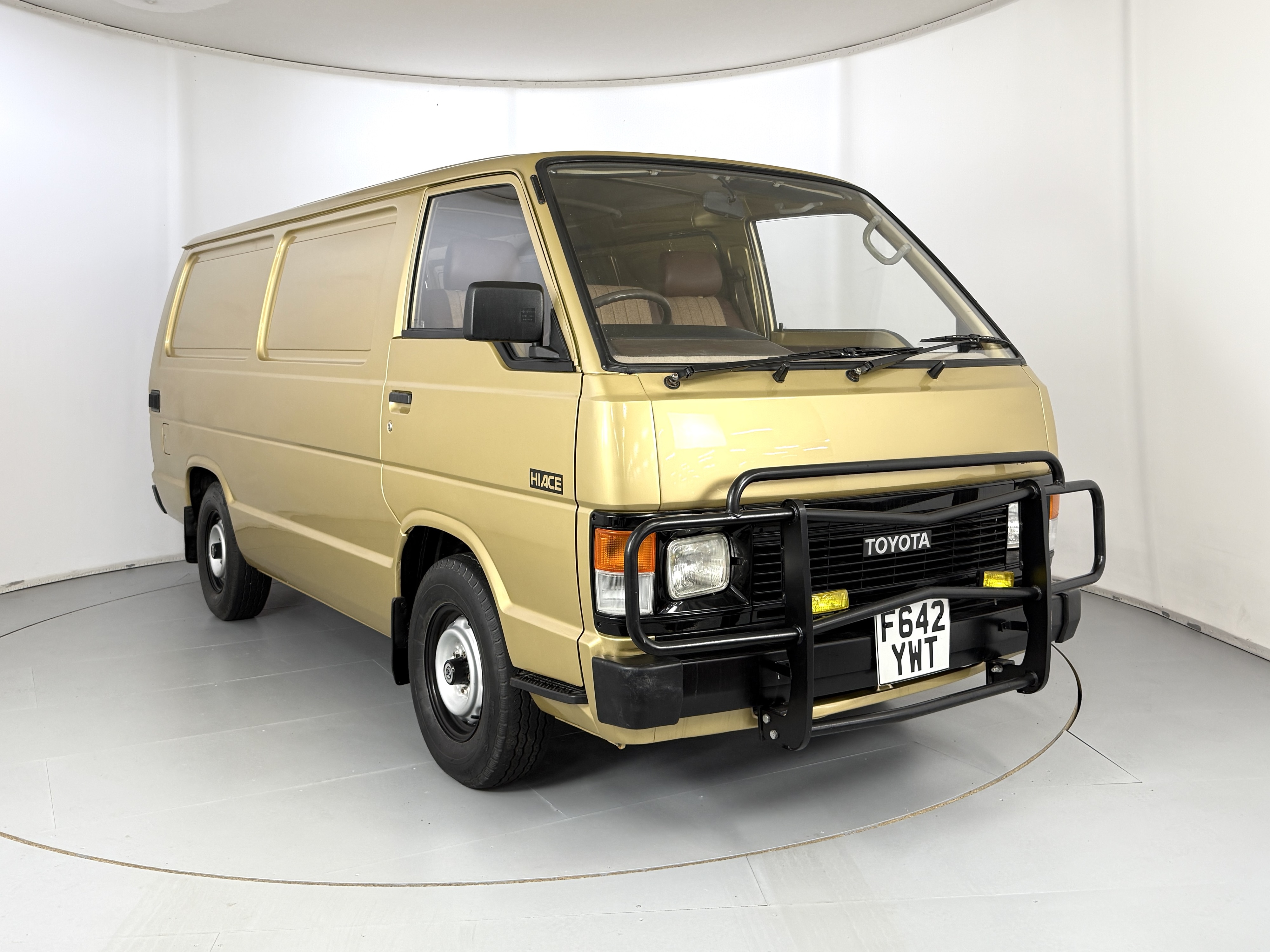 ハイエース他 ok③ Lot 143 - 1988 Toyota Hi-Ace