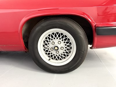 Lot 102 - 1989 Jaguar XJS