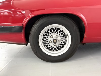 Lot 102 - 1989 Jaguar XJS