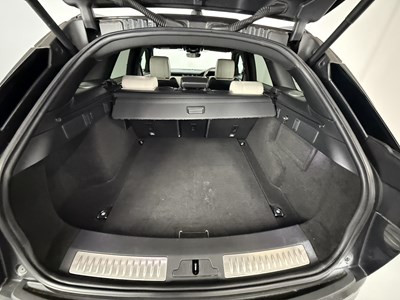 Lot 87 - 2017 Range Rover Velar