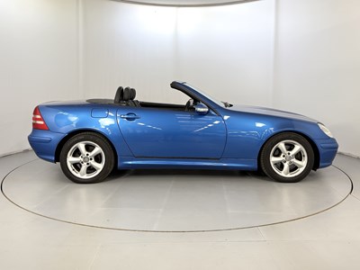 Lot 33 - 2001 Mercedes-Benz SLK 200