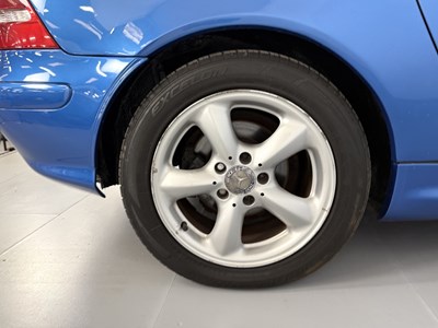 Lot 33 - 2001 Mercedes-Benz SLK 200