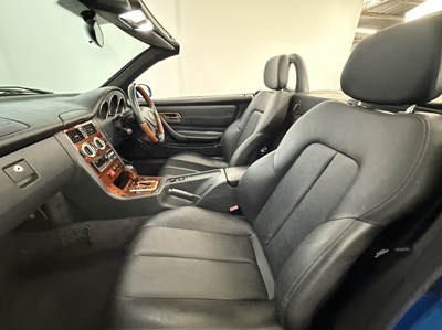 Lot 33 - 2001 Mercedes-Benz SLK 200