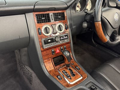 Lot 33 - 2001 Mercedes-Benz SLK 200