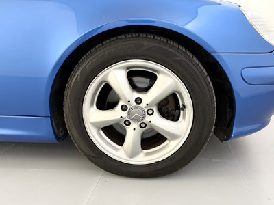 Lot 33 - 2001 Mercedes-Benz SLK 200
